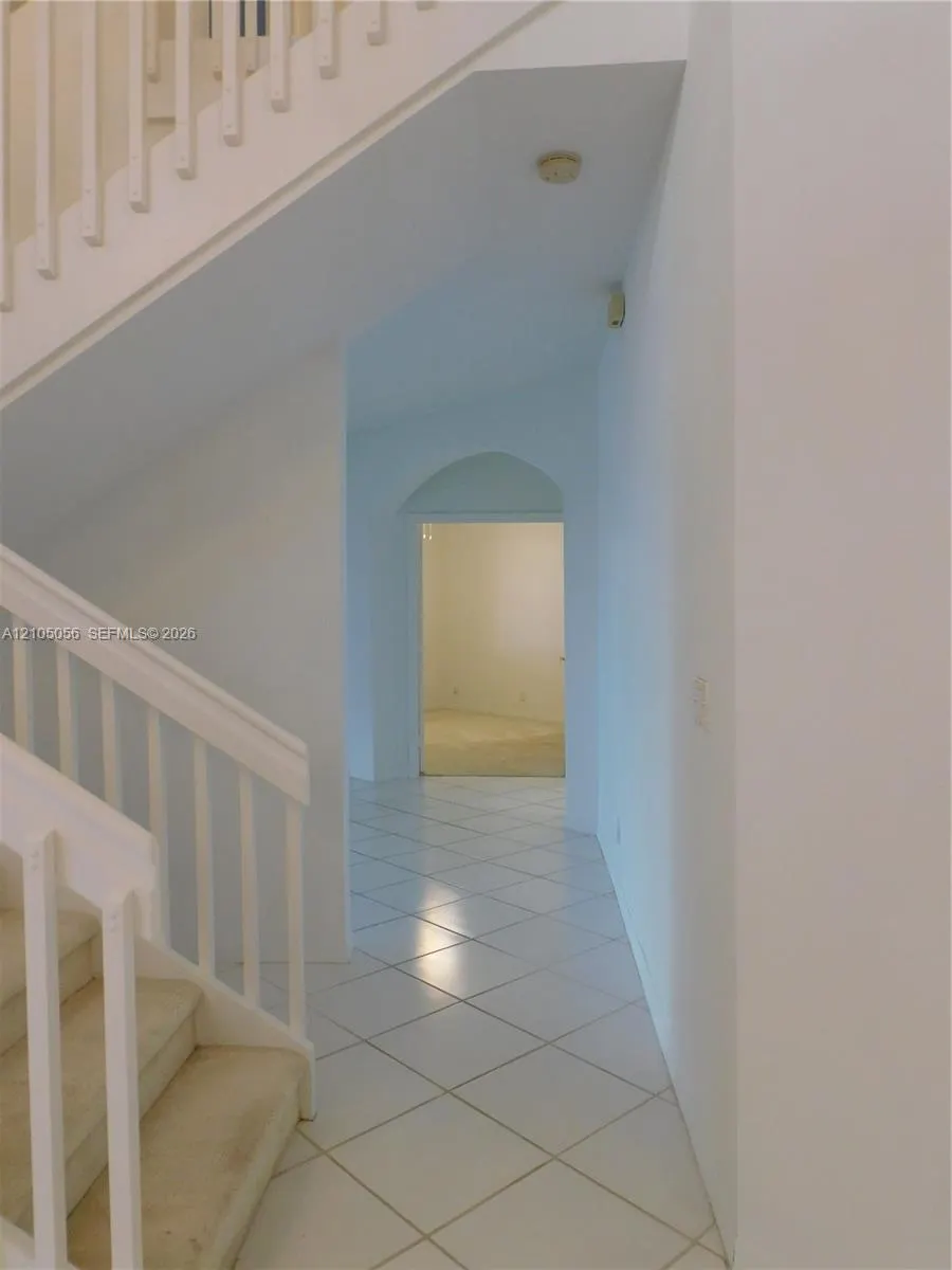 16729 Amber Lake