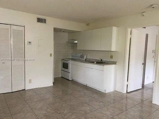 2058 NW 43rd Terrace #8
