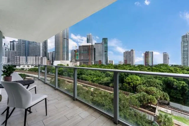 1600 SW 1st Avenue #707