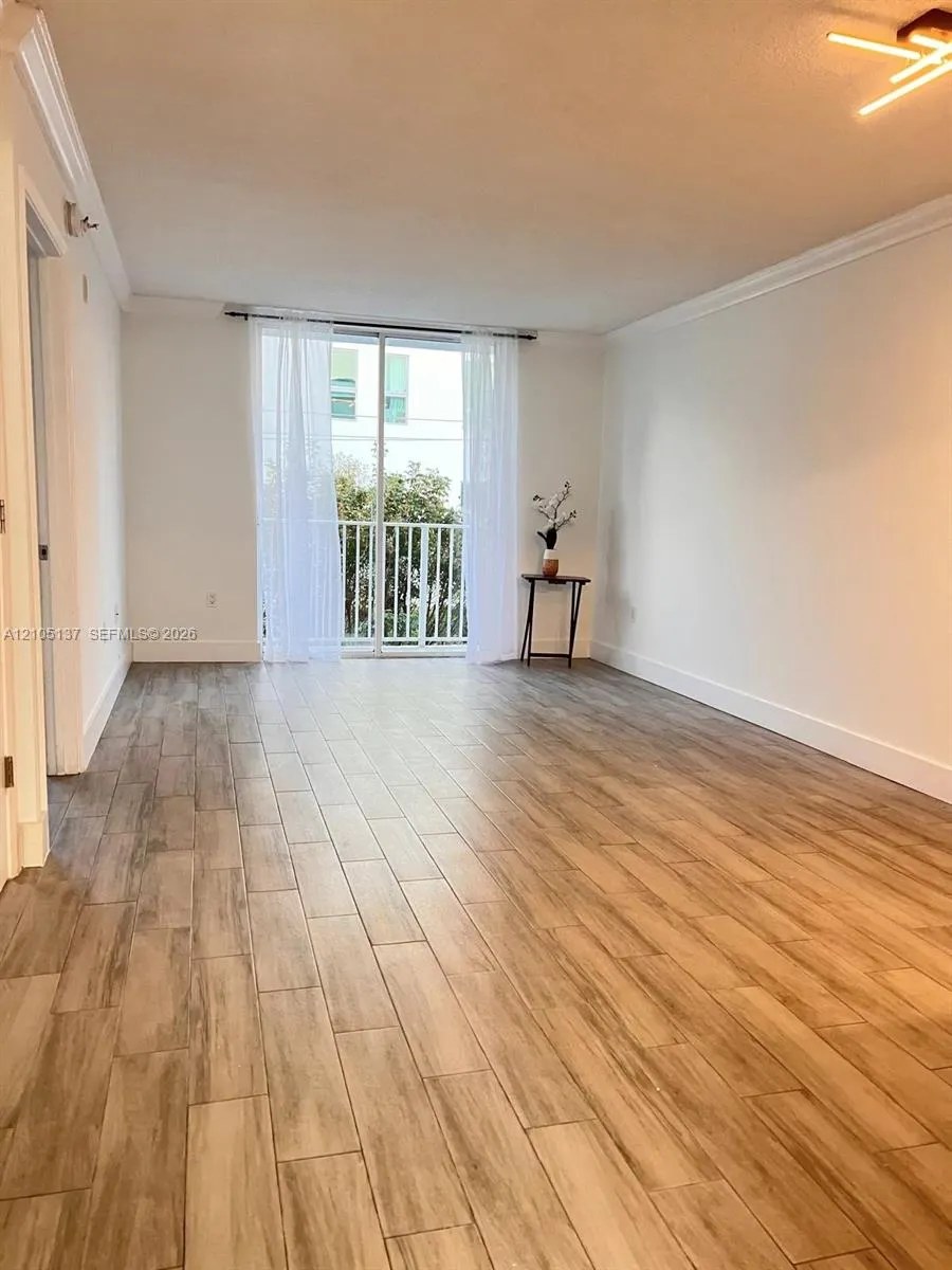 126 SW 17th Road #405