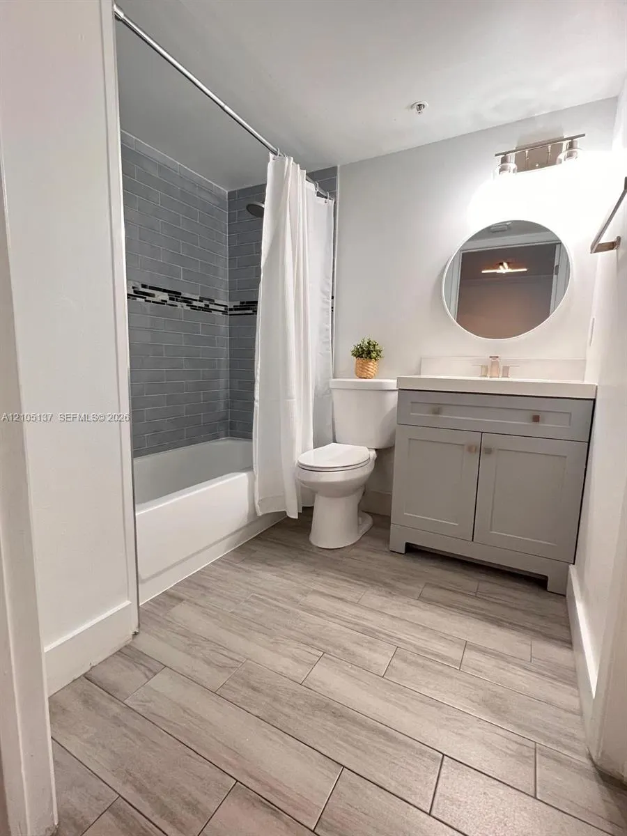 126 SW 17th Road #405