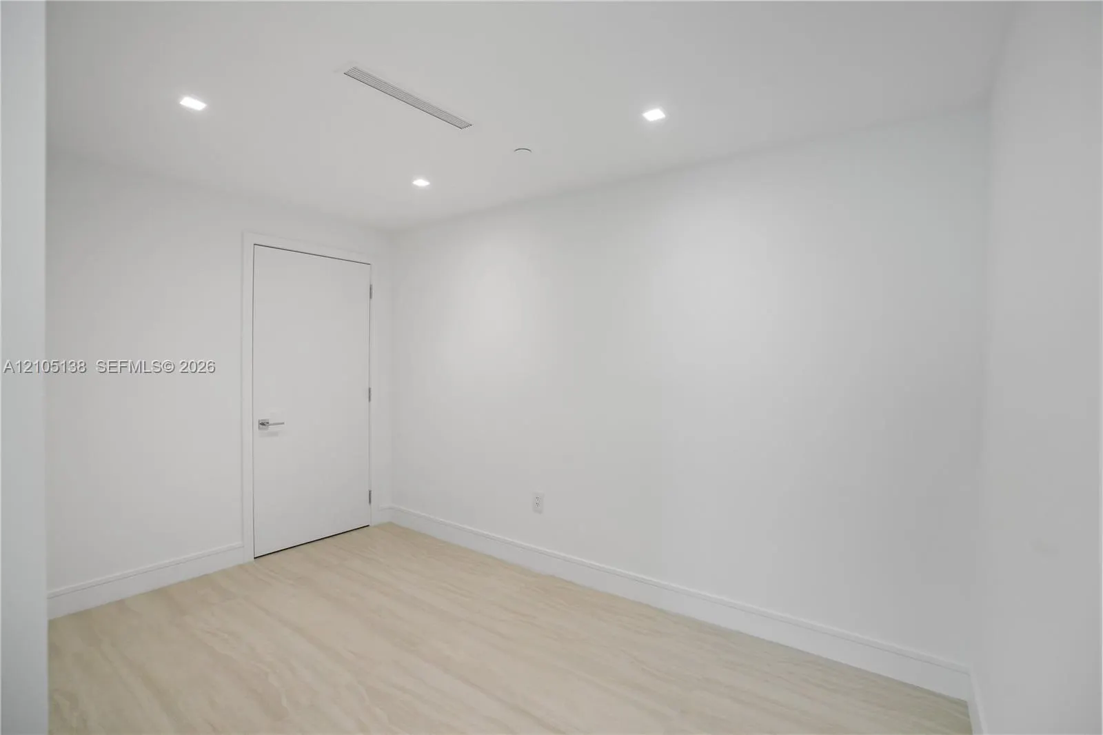 2411 Laguna Circle #1505