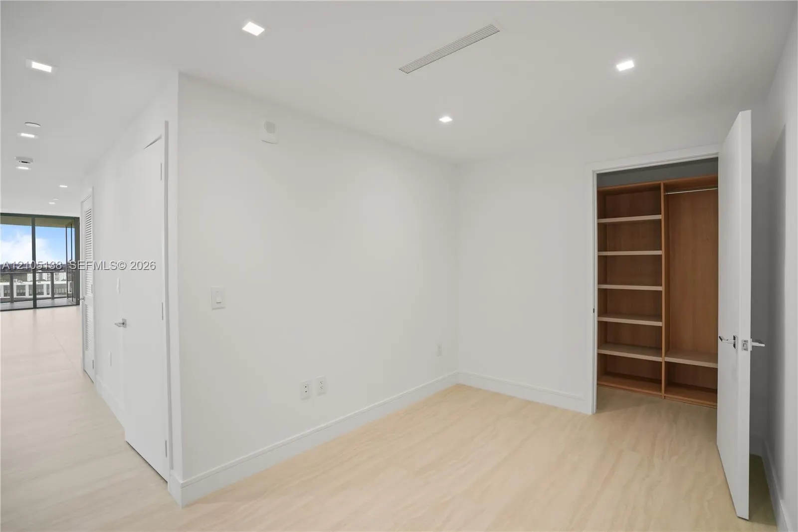 2411 Laguna Circle #1505