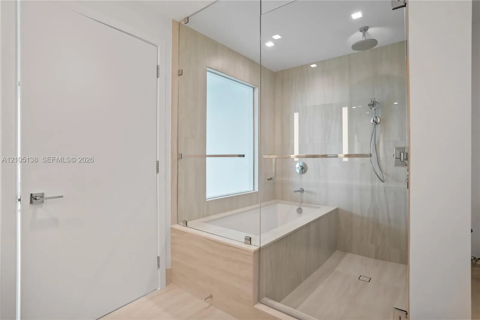 2411 Laguna Circle #1505