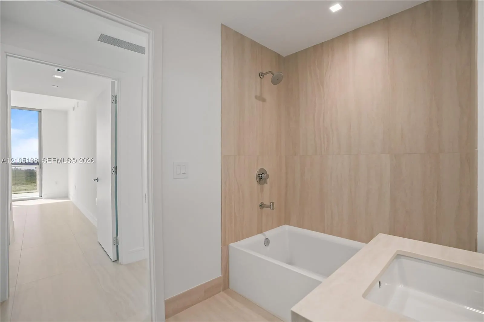 2411 Laguna Circle #1505