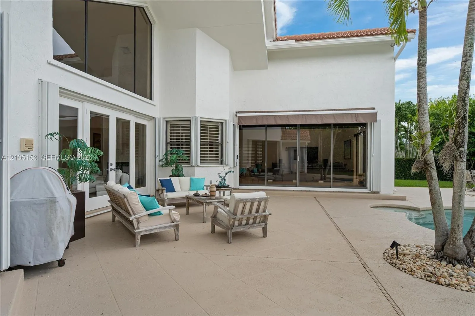 355 Coconut Circle