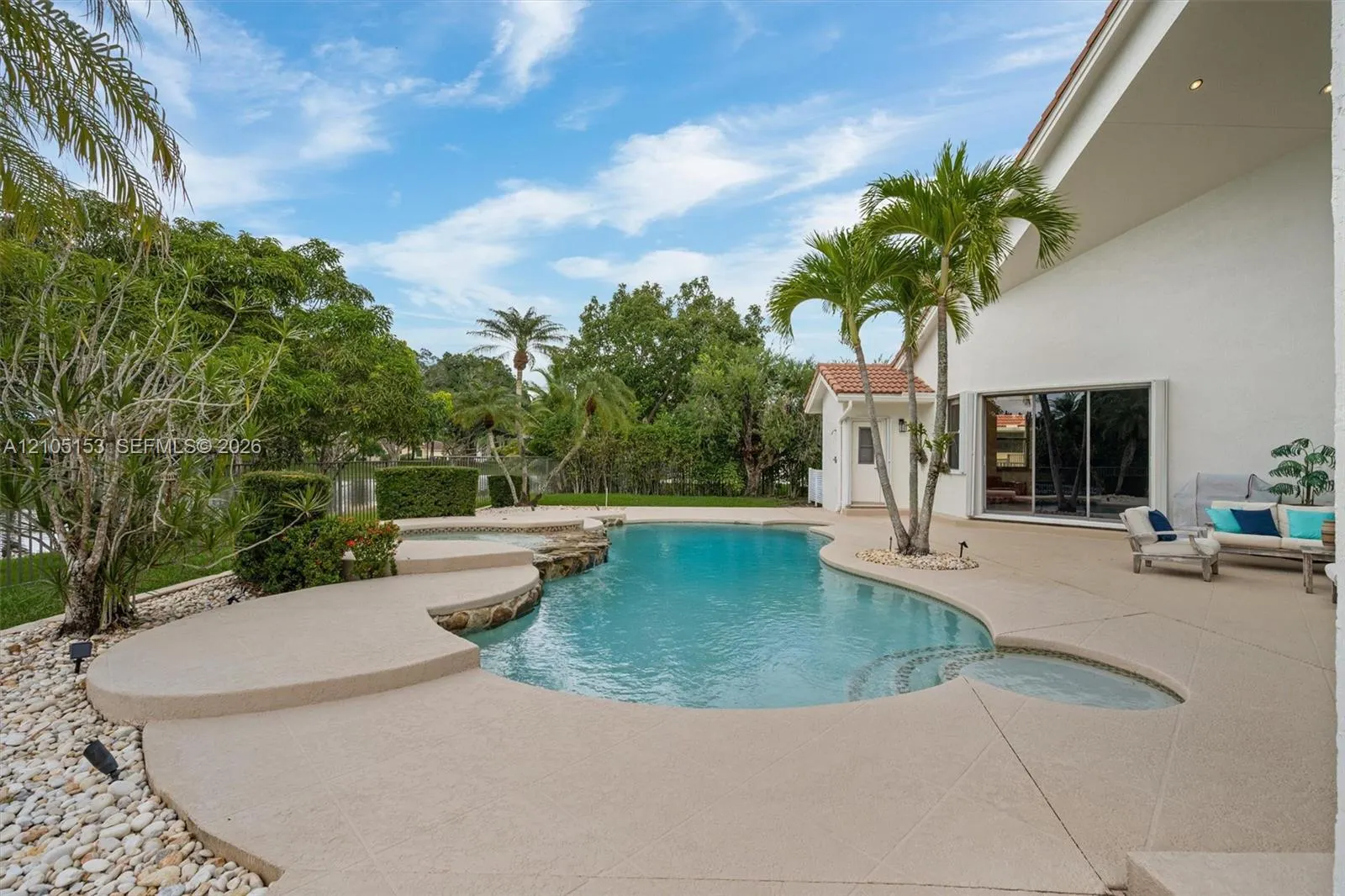 355 Coconut Circle