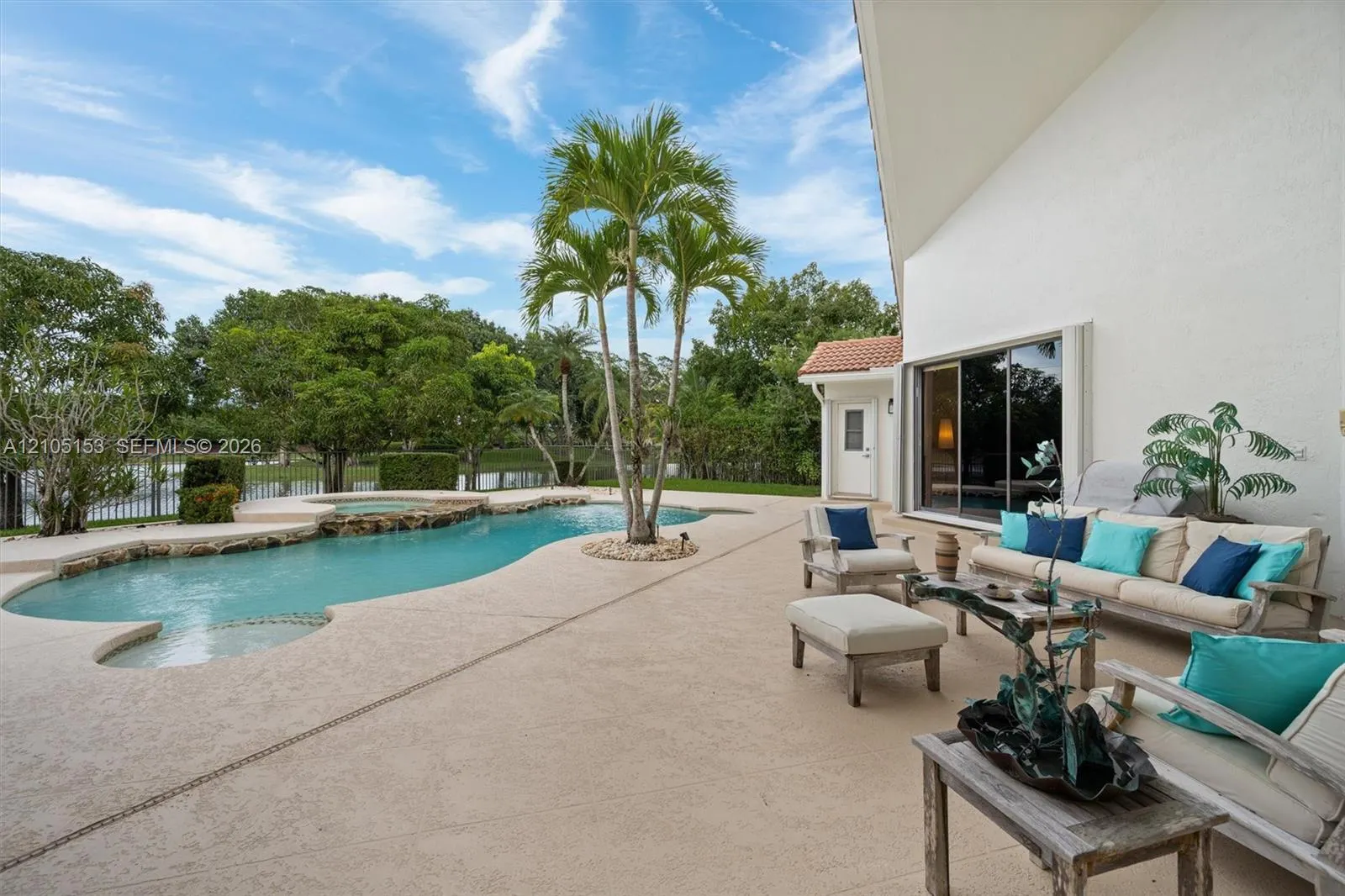 355 Coconut Circle
