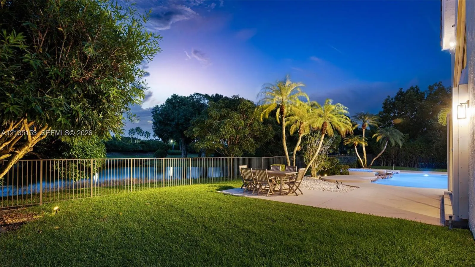355 Coconut Circle