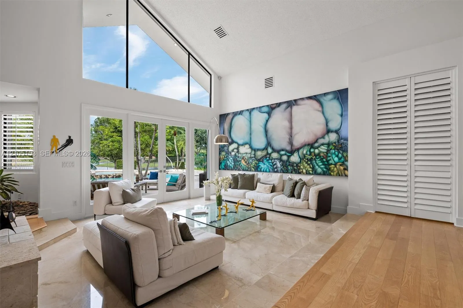 355 Coconut Circle
