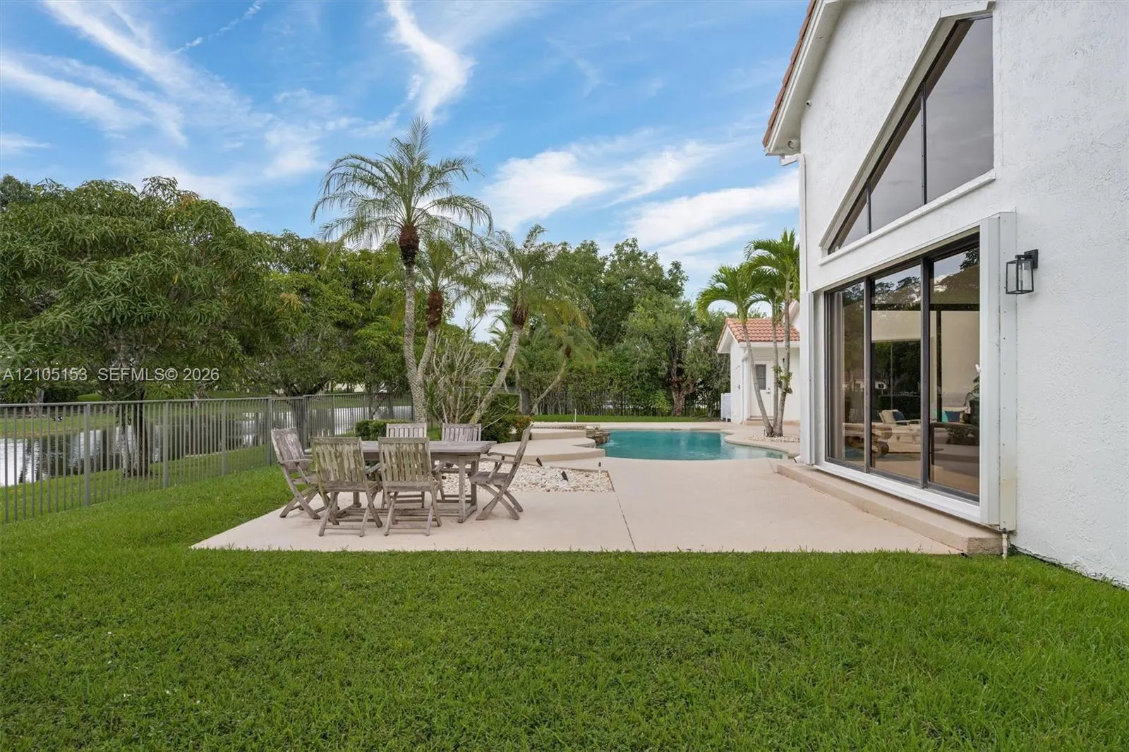355 Coconut Circle