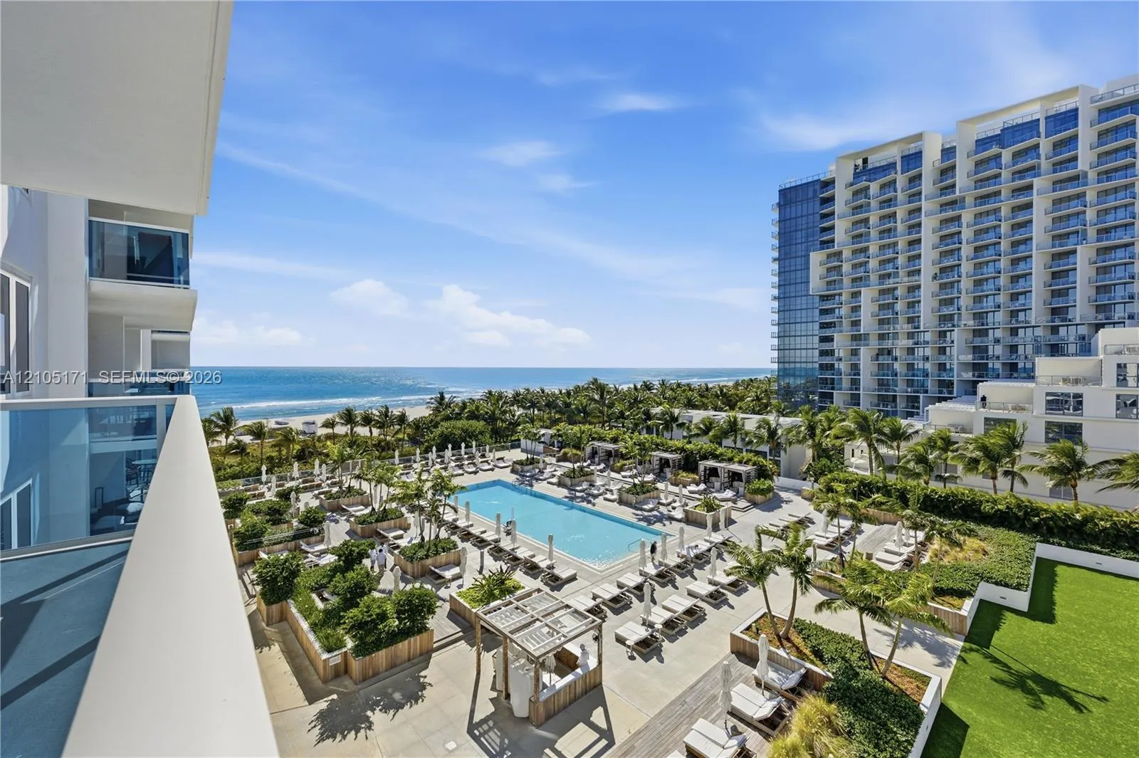 2301 Collins Avenue #606