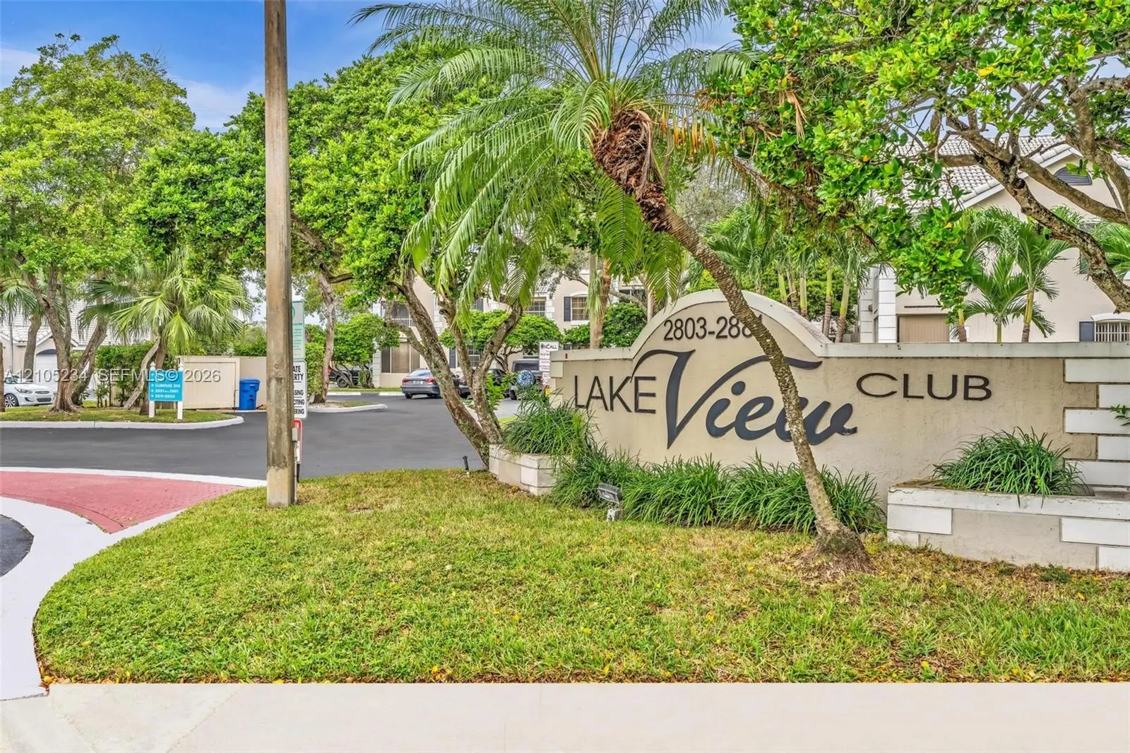 2831 N Oakland Forest Drive #113