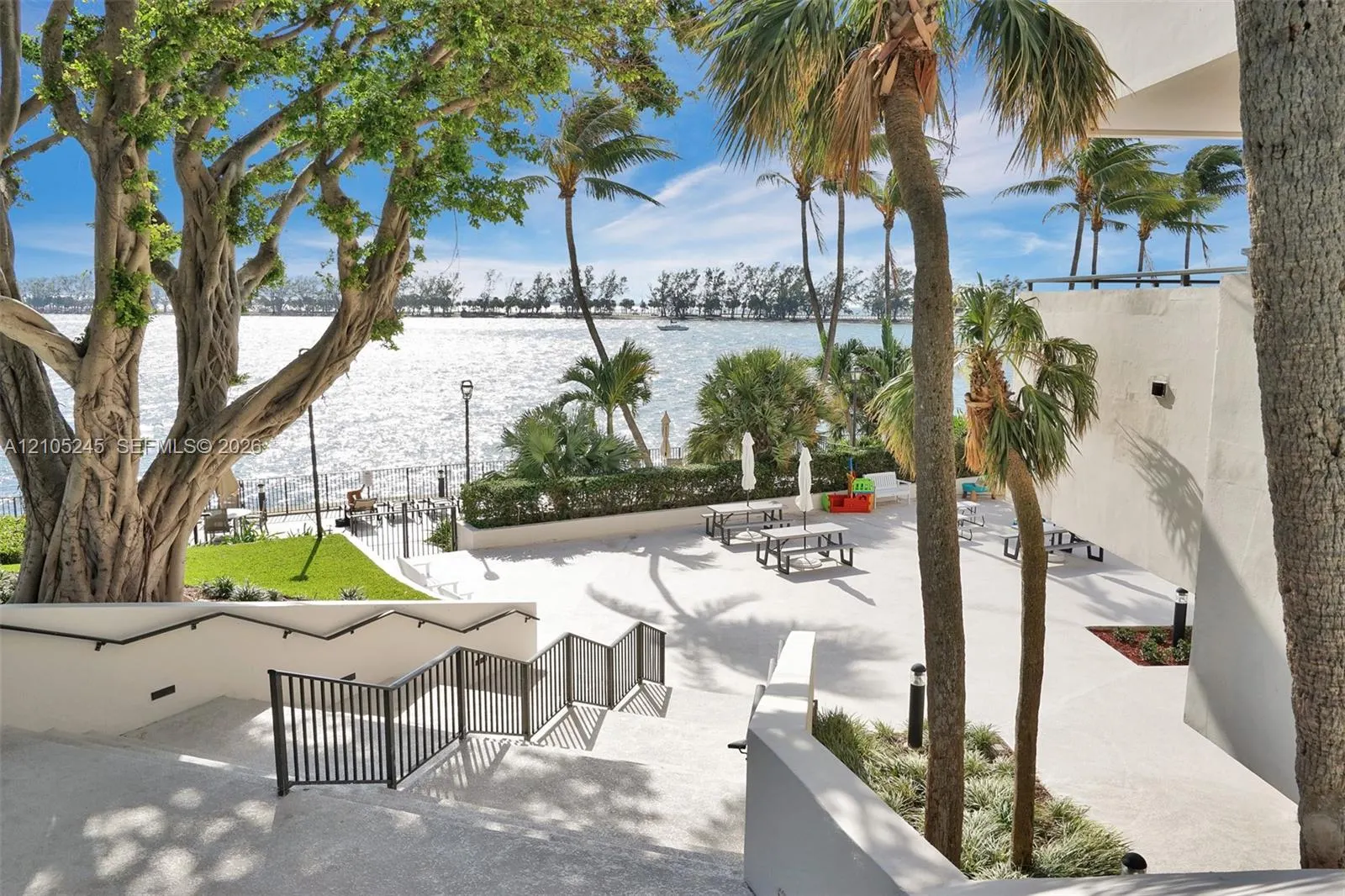 2333 Brickell Avenue #2708