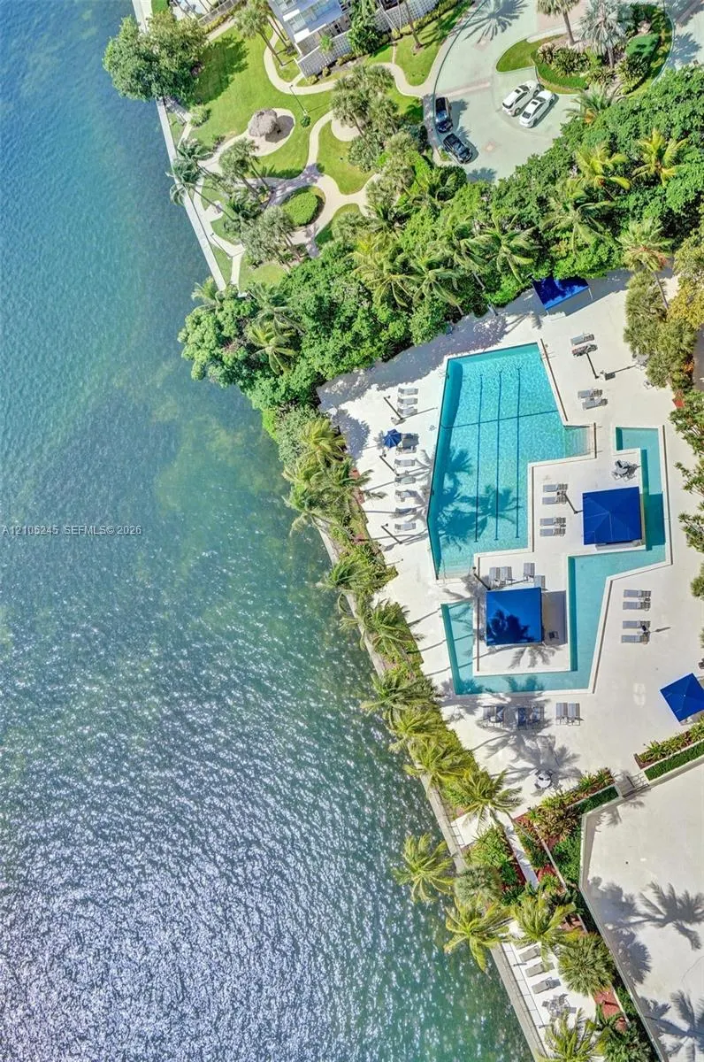 2333 Brickell Avenue #2708