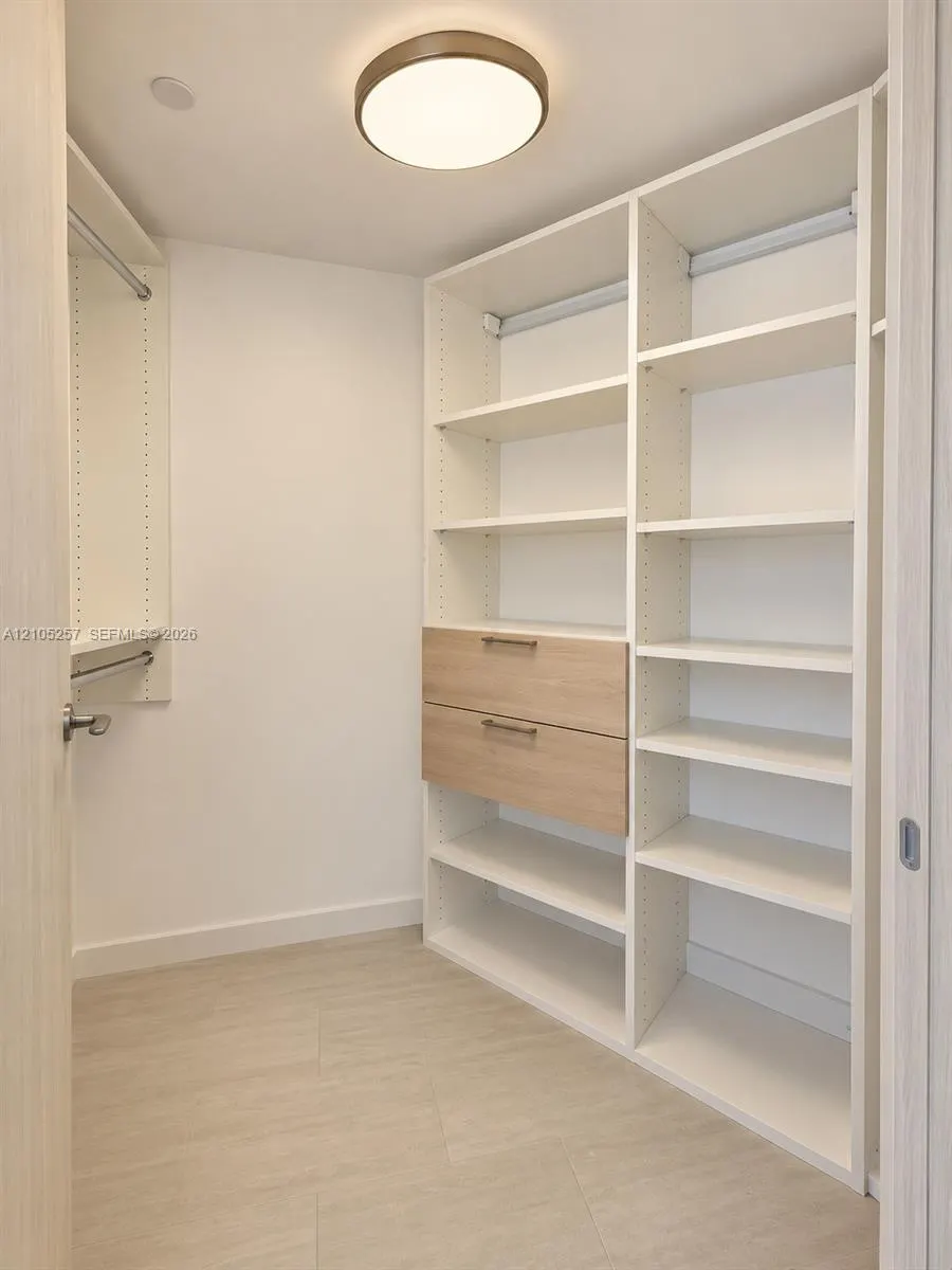 1000 Brickell Plaza #2415