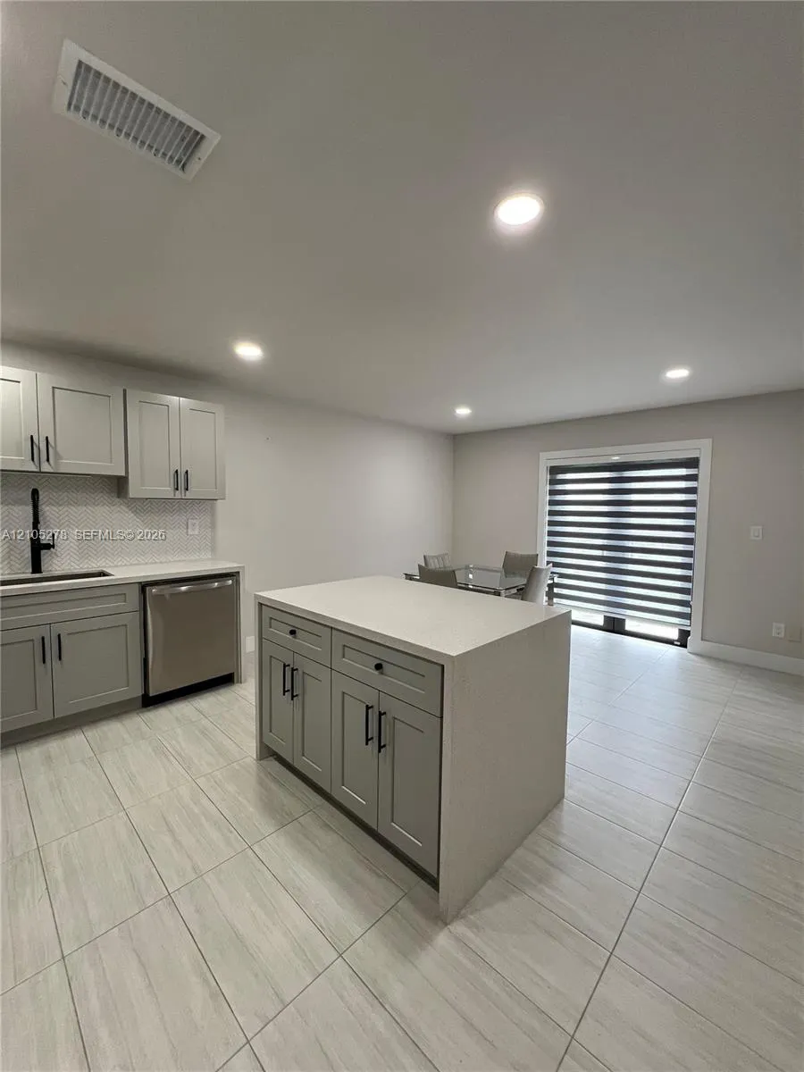 3826 SW 107th Avenue #2-2