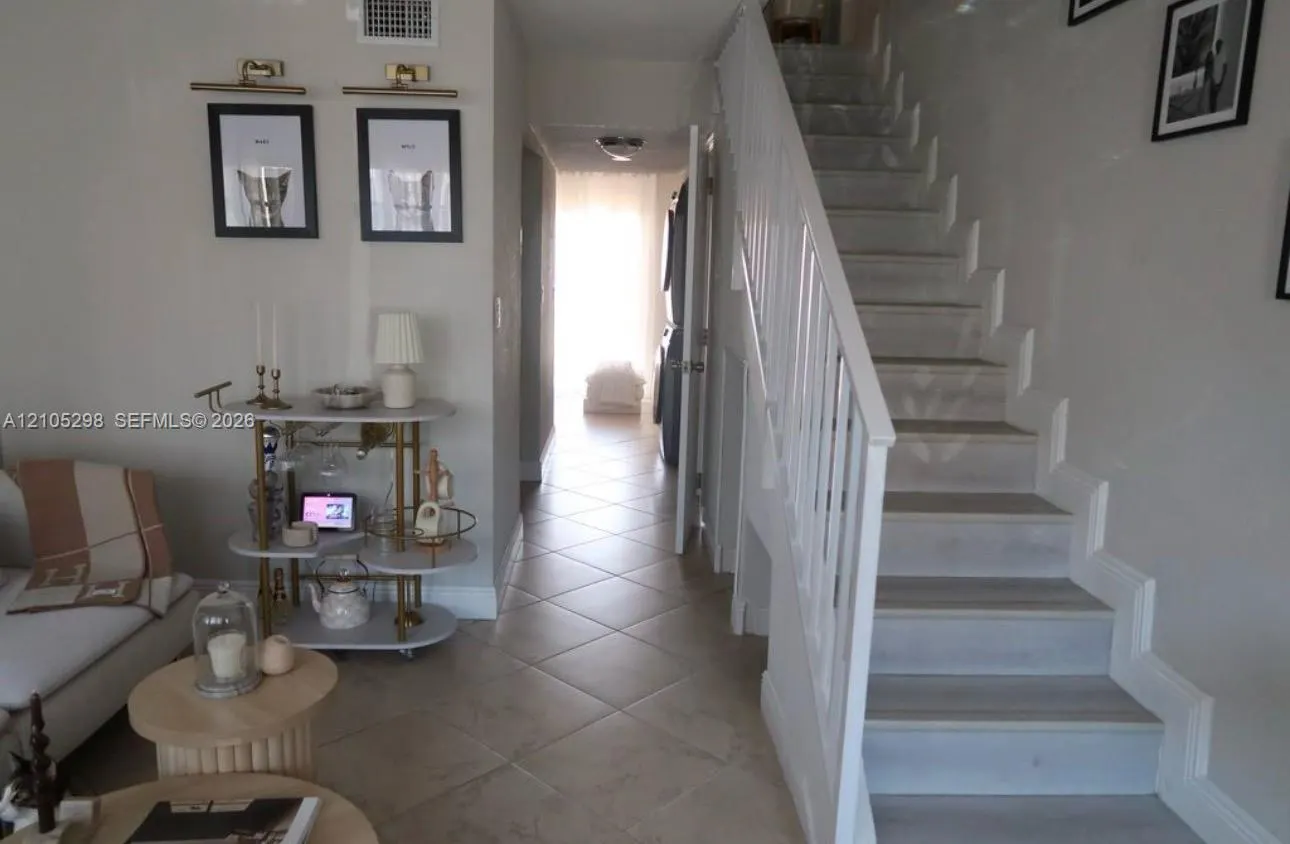 2201 W 52nd Street #102