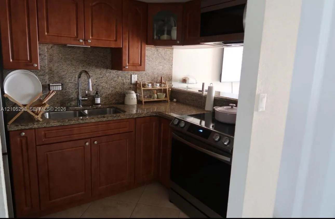 2201 W 52nd Street #102
