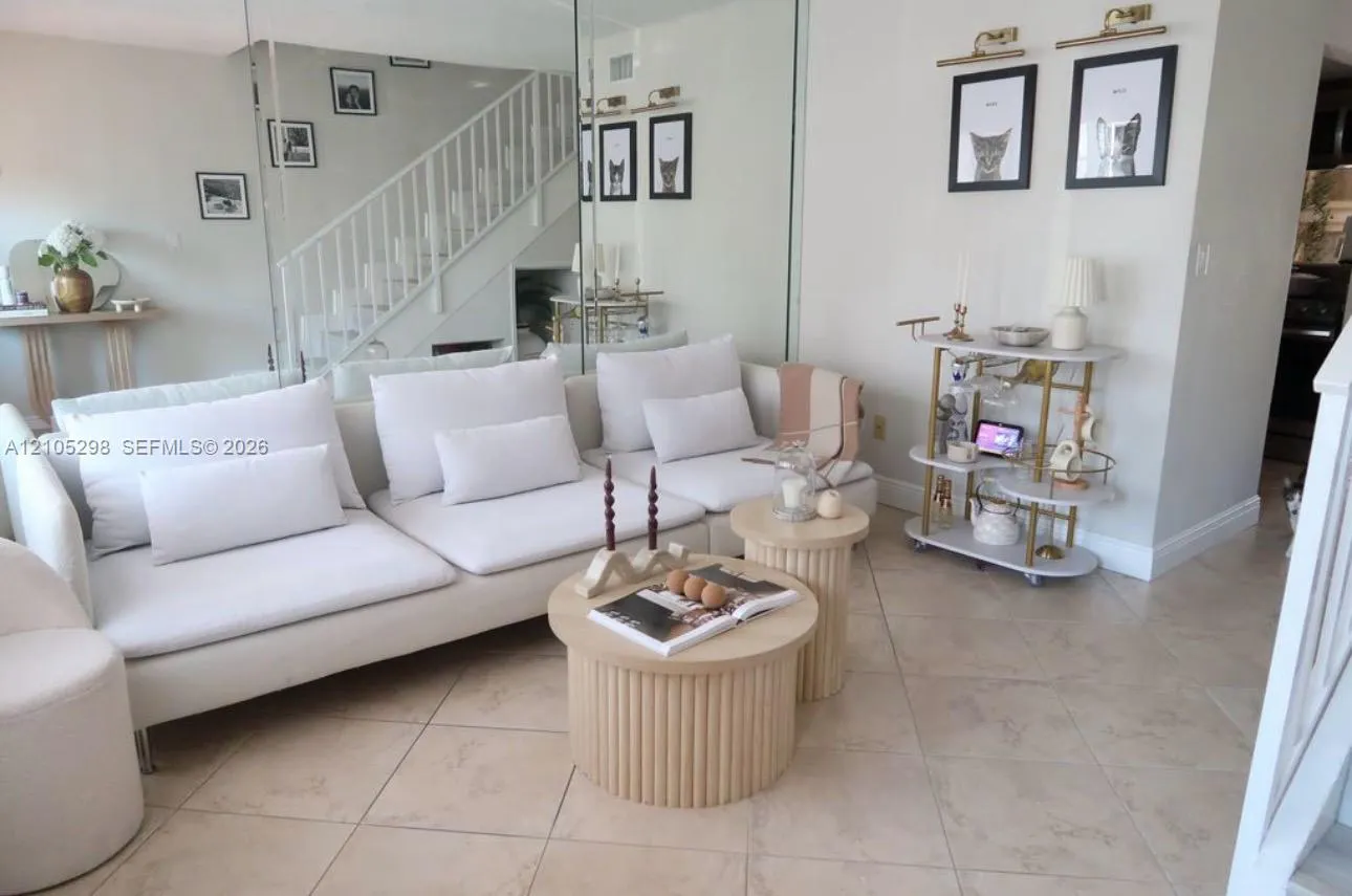 2201 W 52nd Street #102