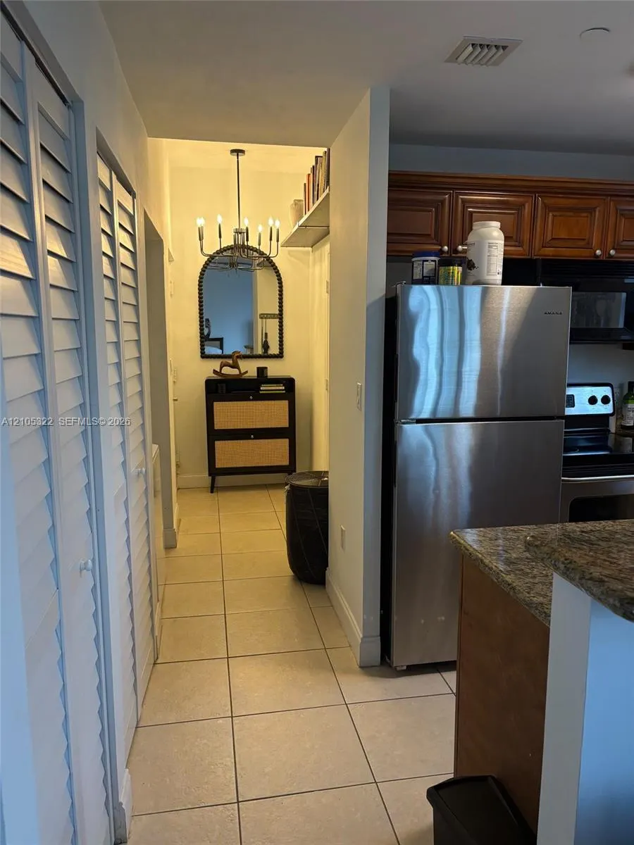 400 SW 2nd Street #307