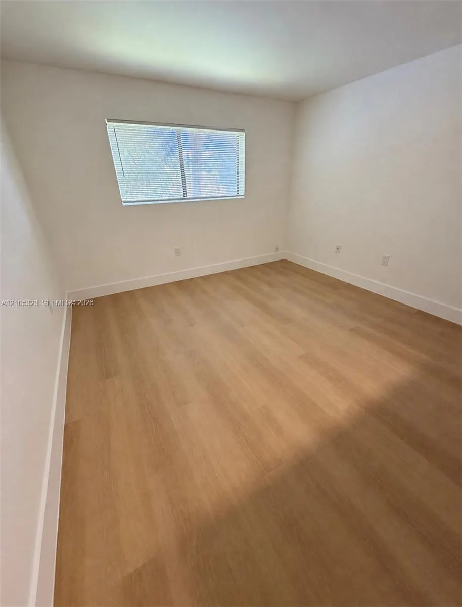 351 Palm Way #307