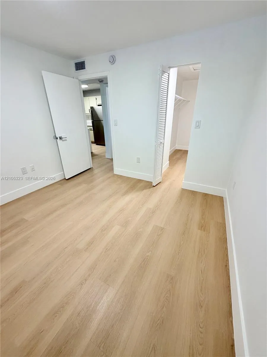 351 Palm Way #307
