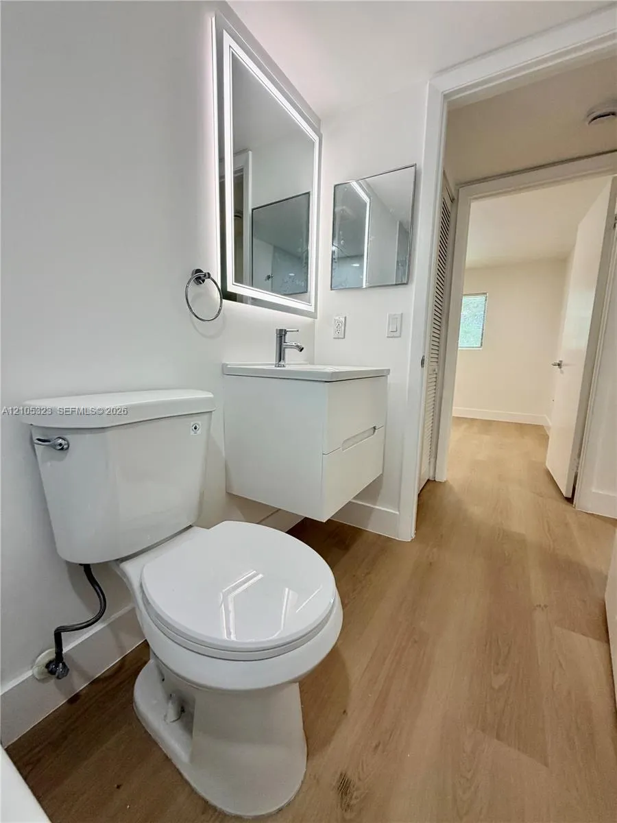 351 Palm Way #307
