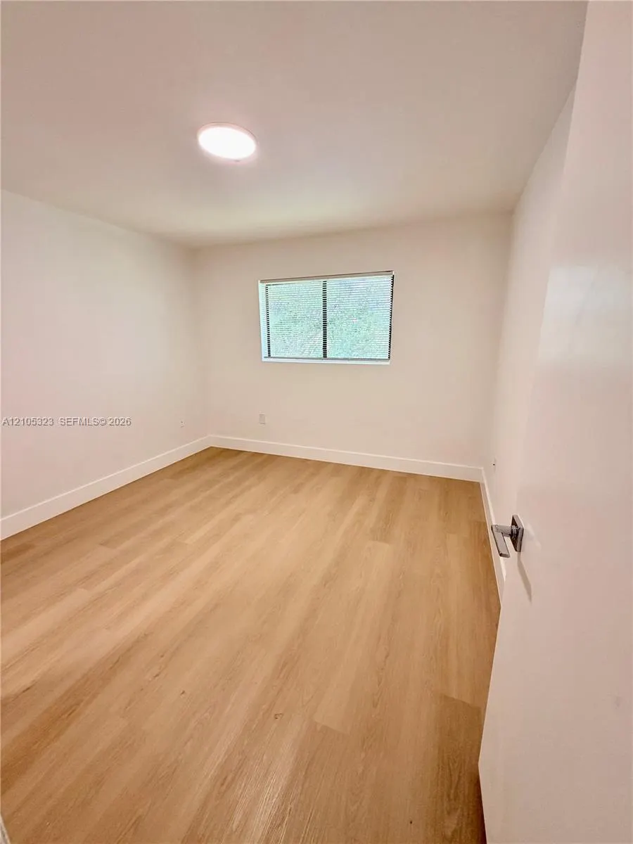 351 Palm Way #307