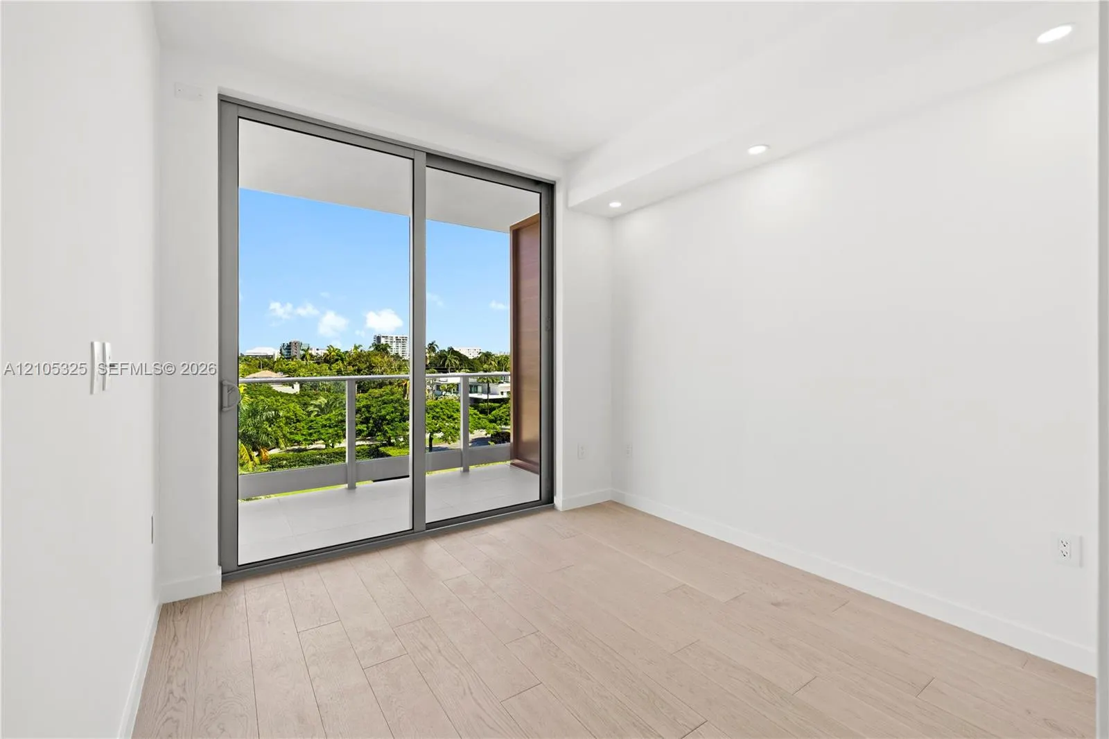 2200 Brickell Avenue #422