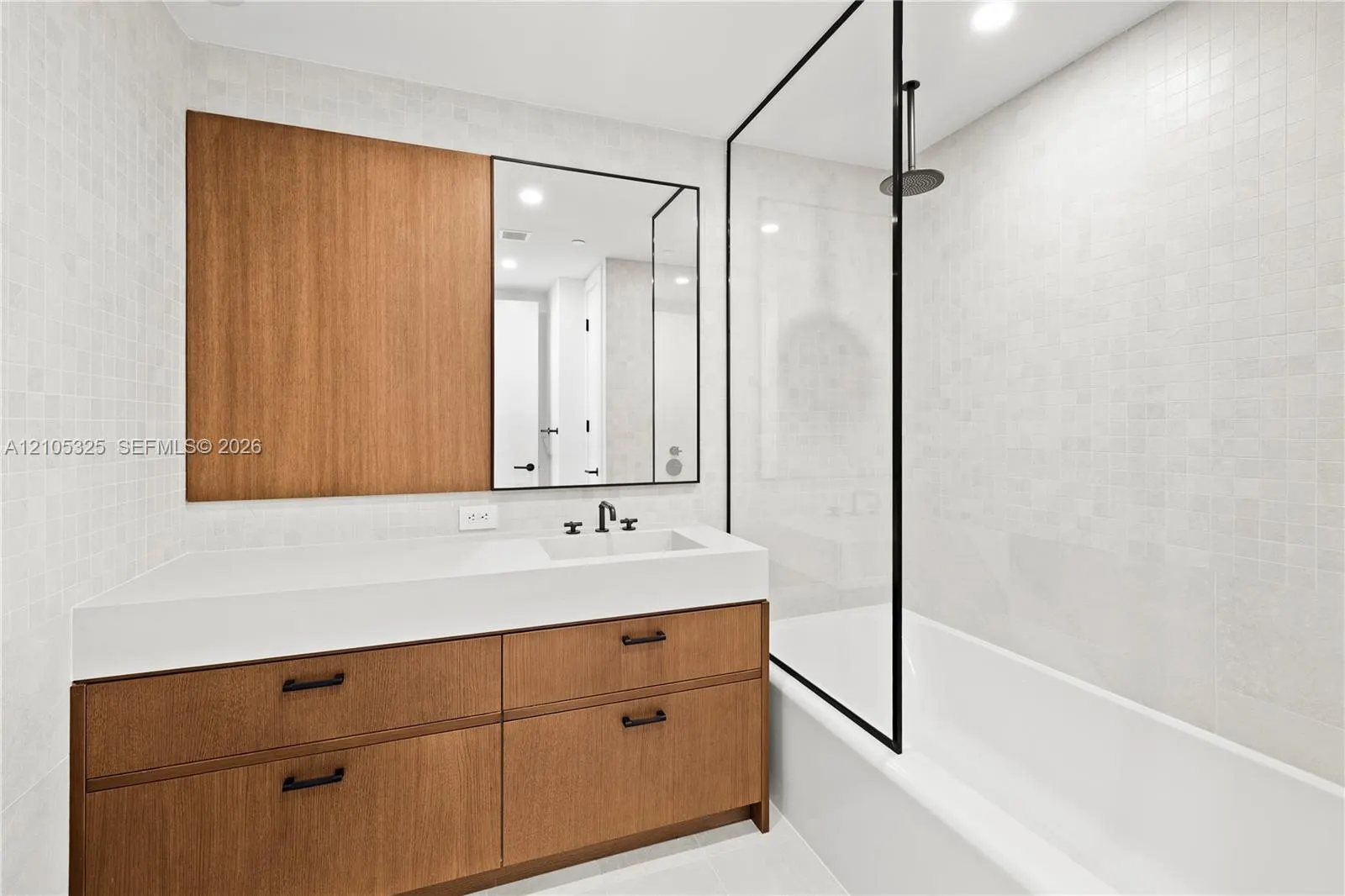 2200 Brickell Avenue #422