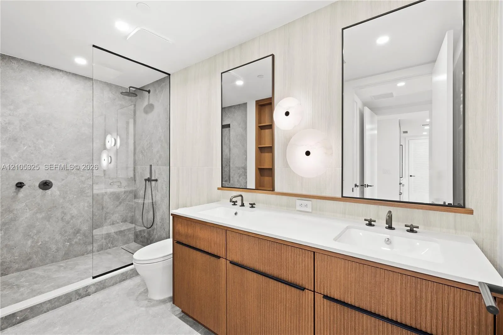 2200 Brickell Avenue #422