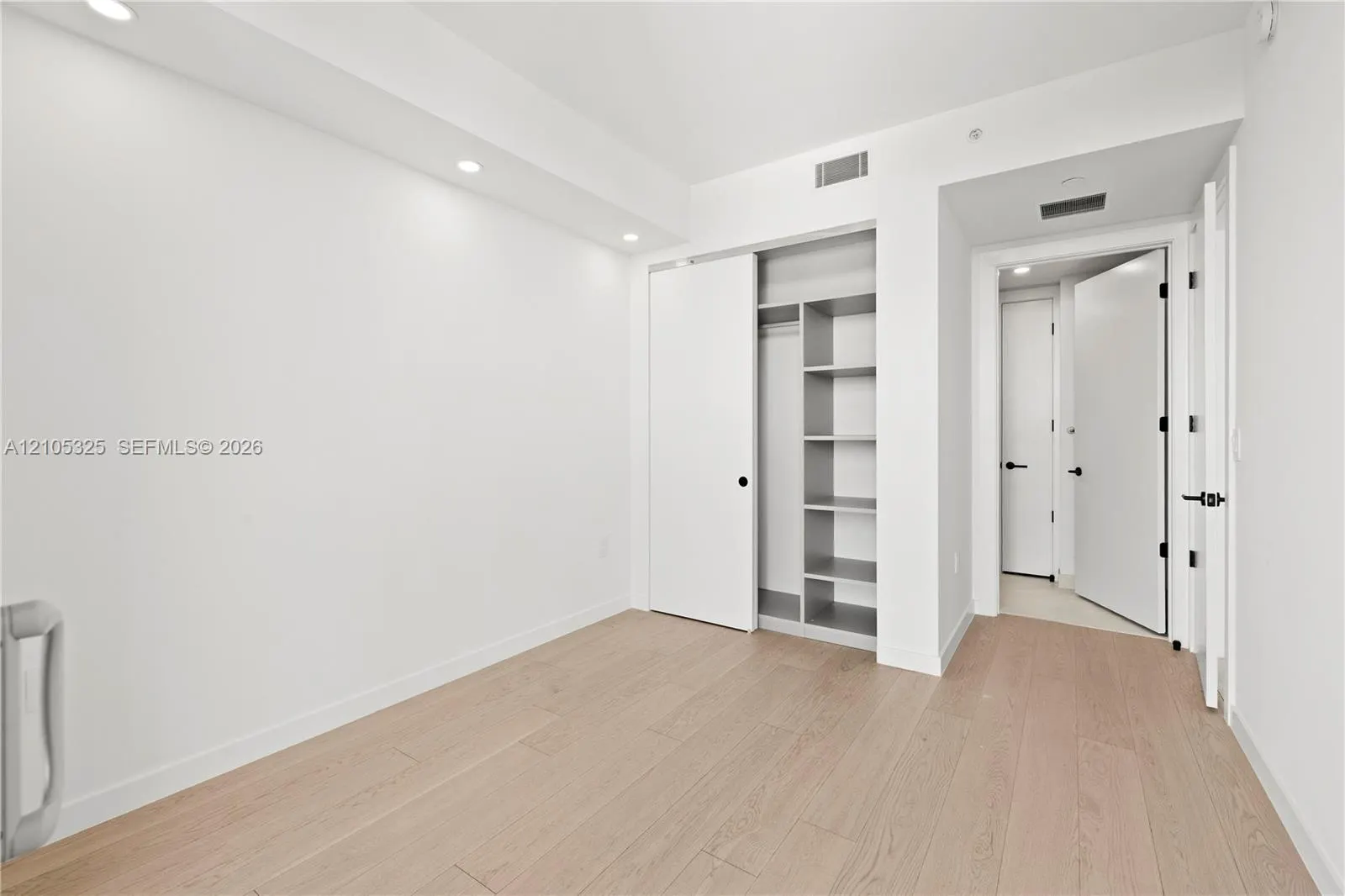2200 Brickell Avenue #422