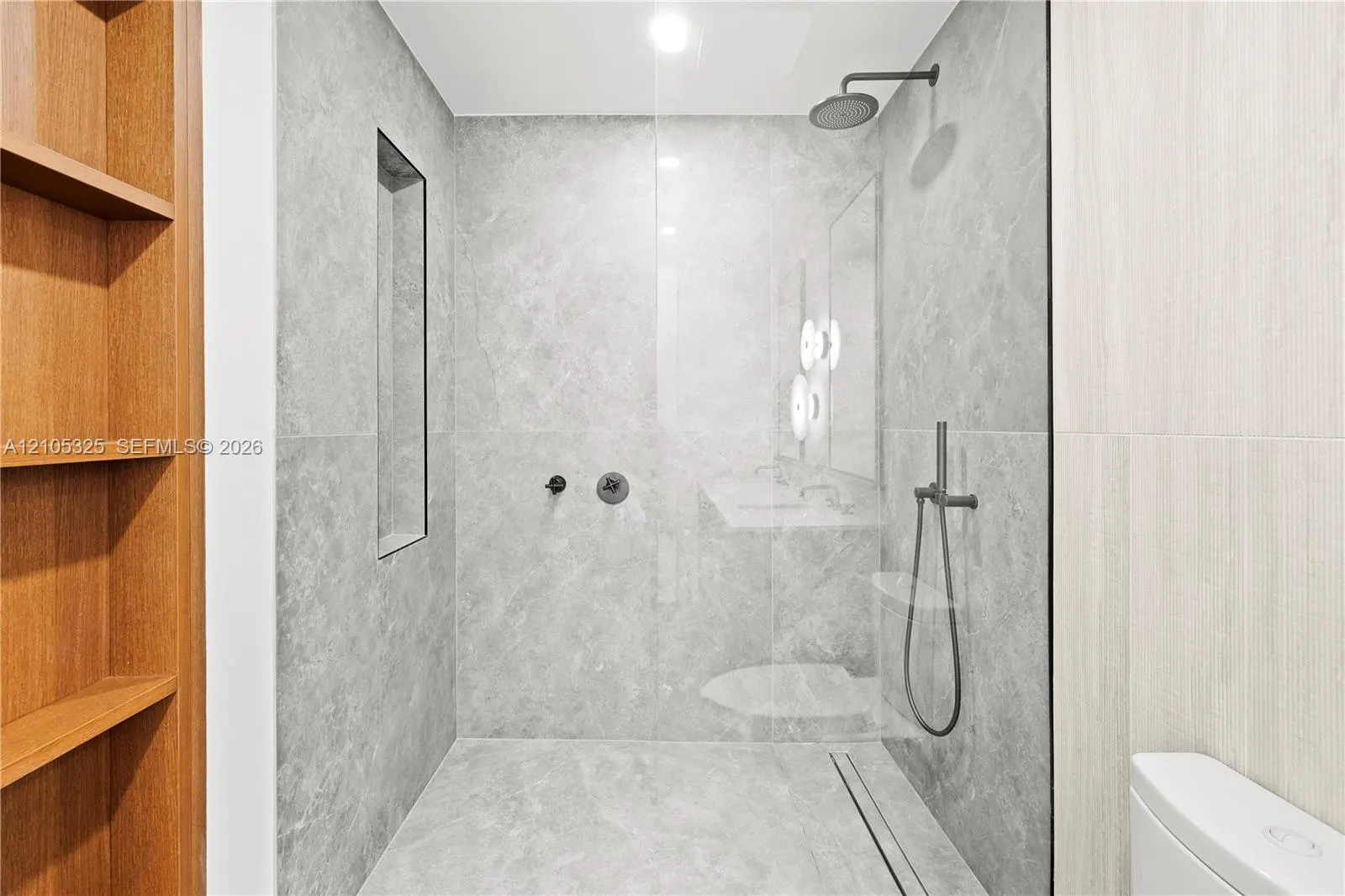 2200 Brickell Avenue #422