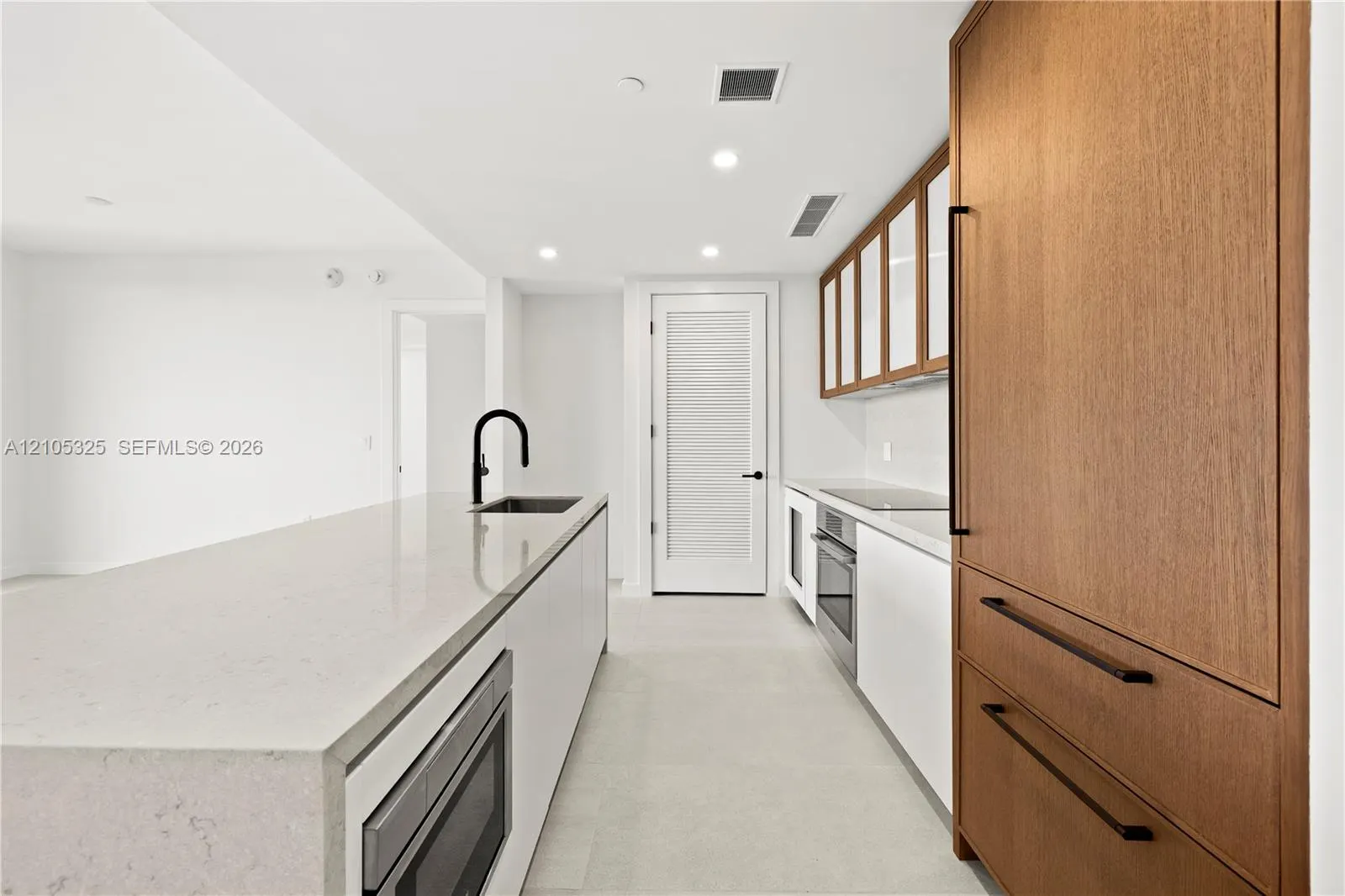 2200 Brickell Avenue #422