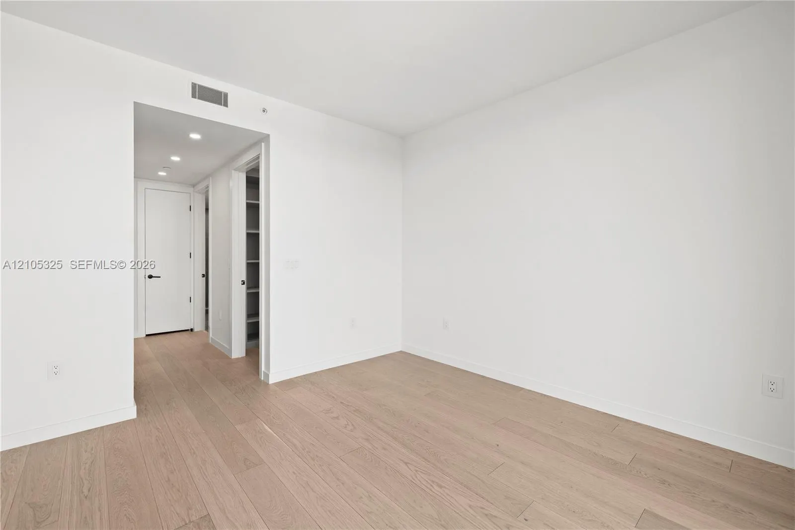 2200 Brickell Avenue #422