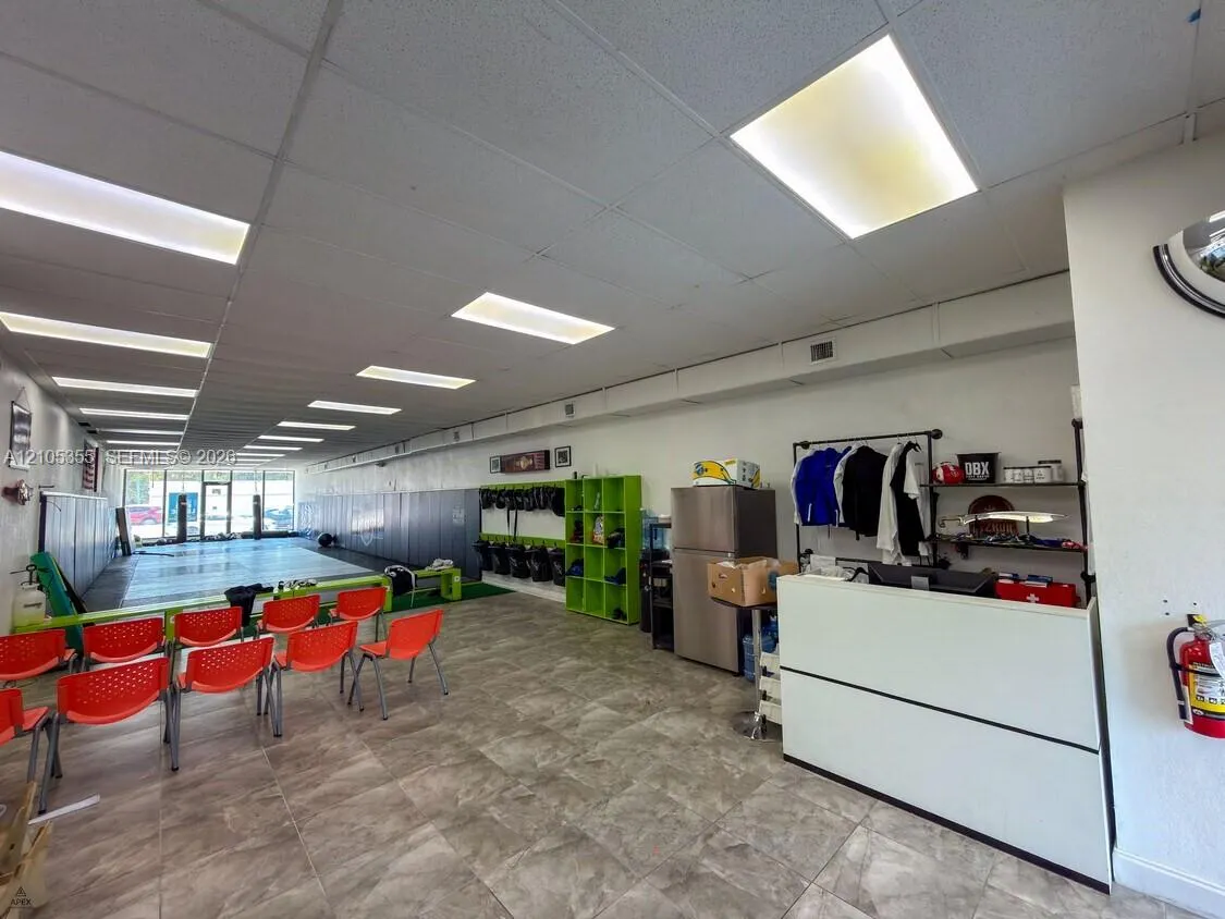 300 W Hallandale Beach Boulevard