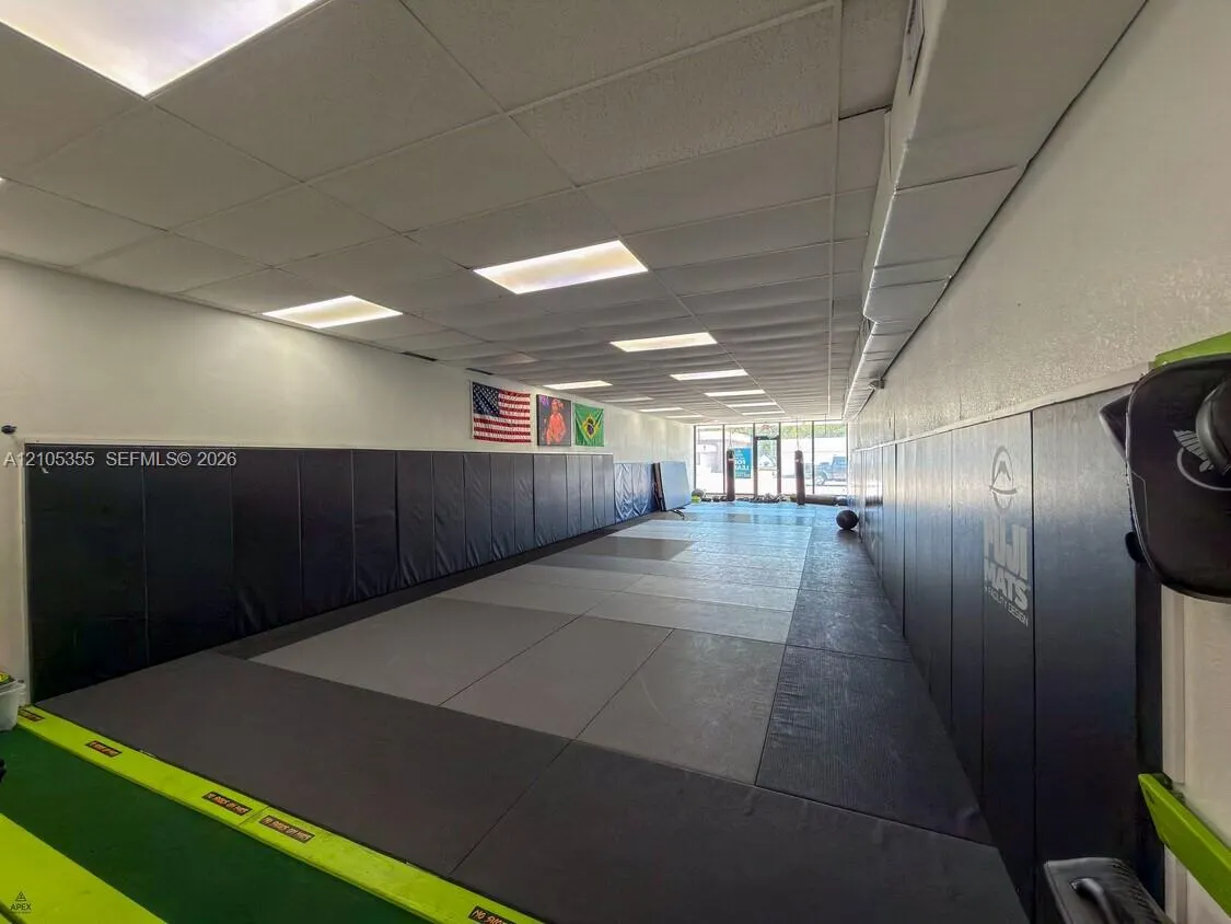 300 W Hallandale Beach Boulevard