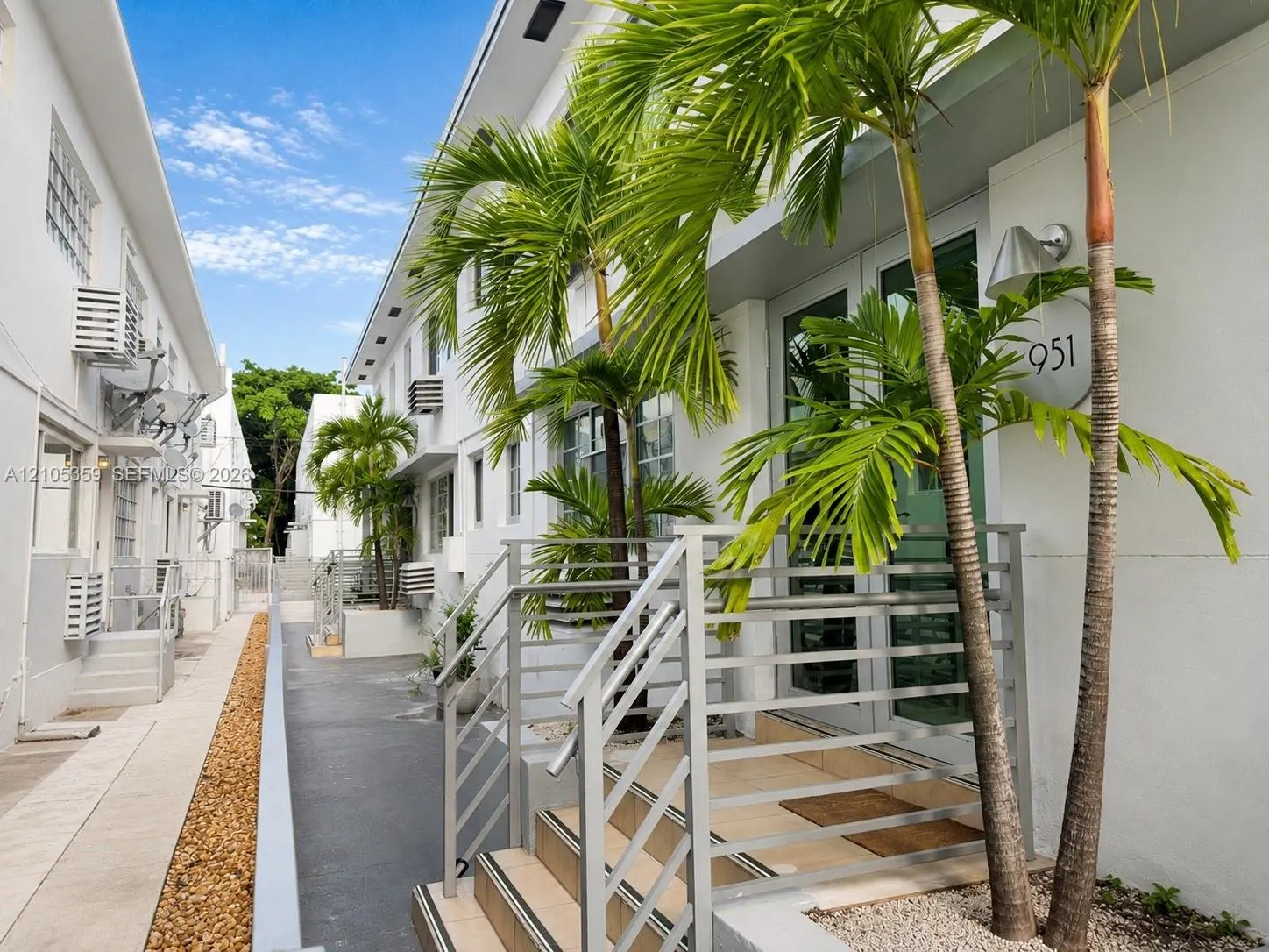 951 Jefferson Avenue #3