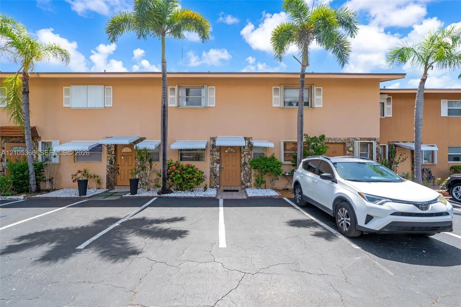 450 SE 7th Street #261