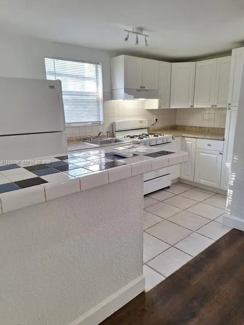 343 NE 25th Street #Upper