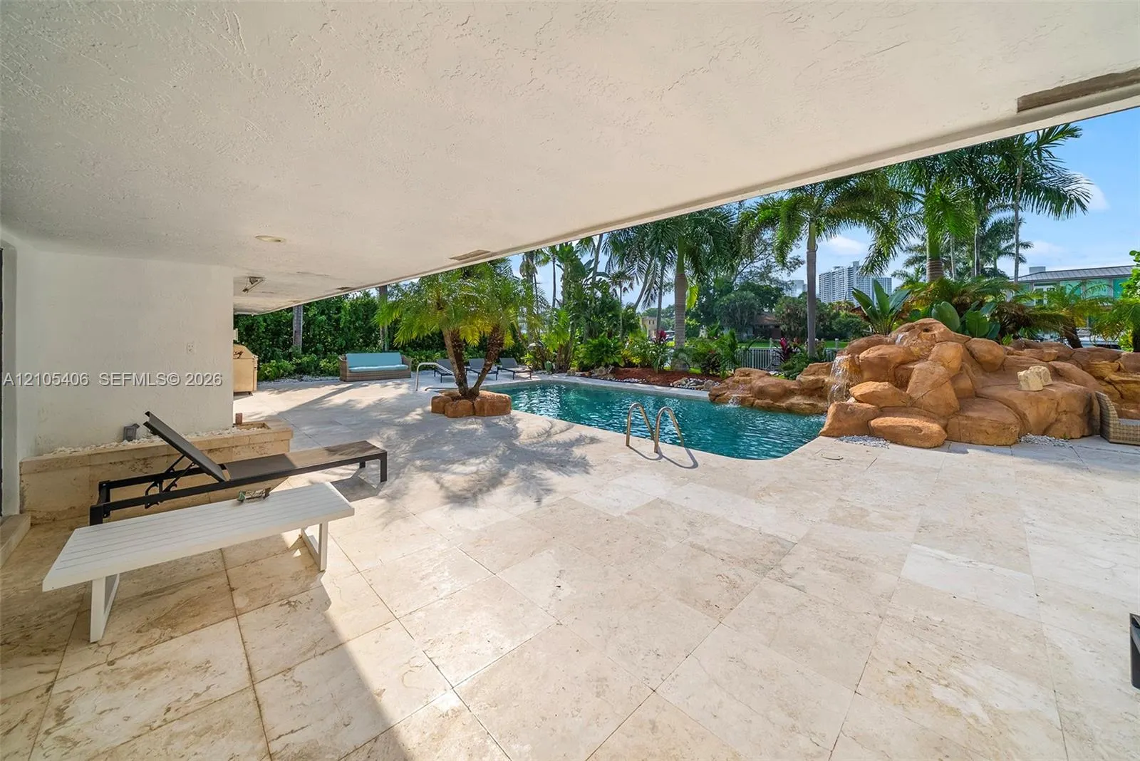 407 Sunset Drive