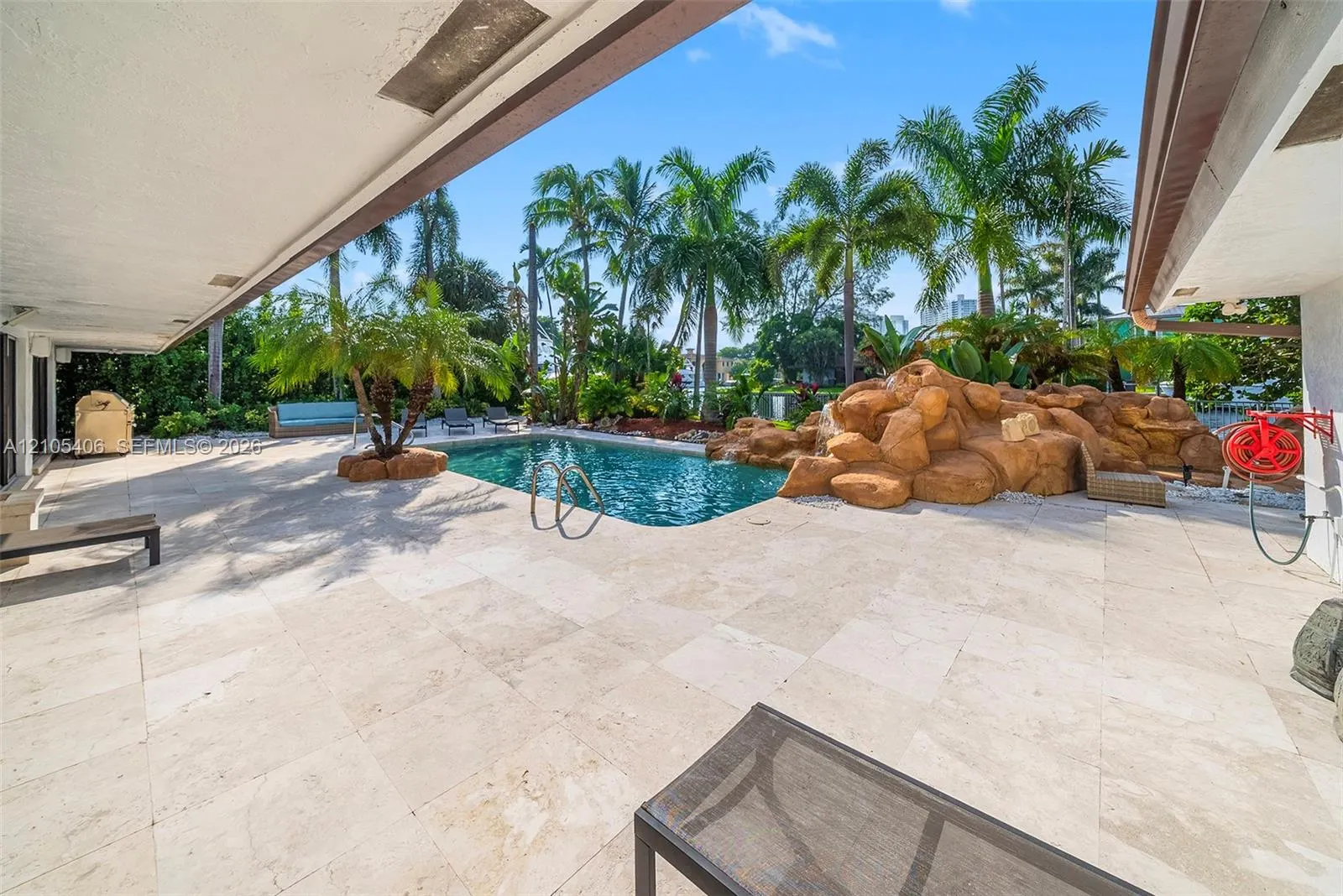 407 Sunset Drive