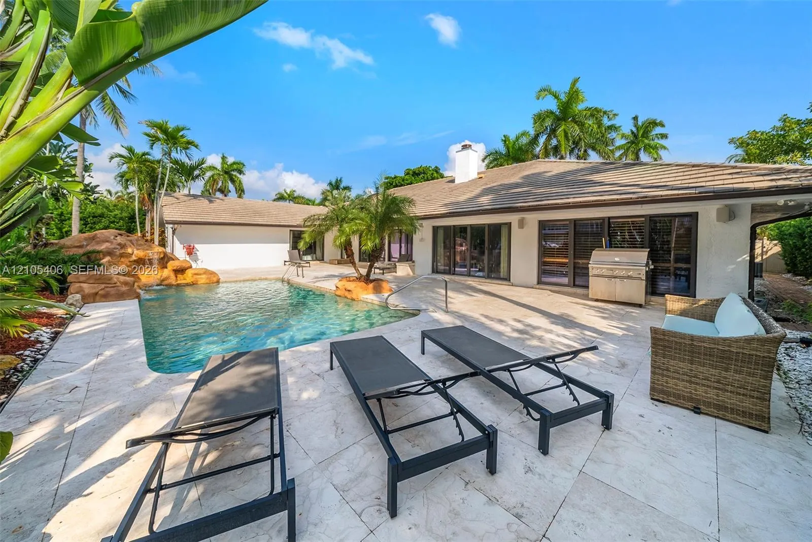 407 Sunset Drive