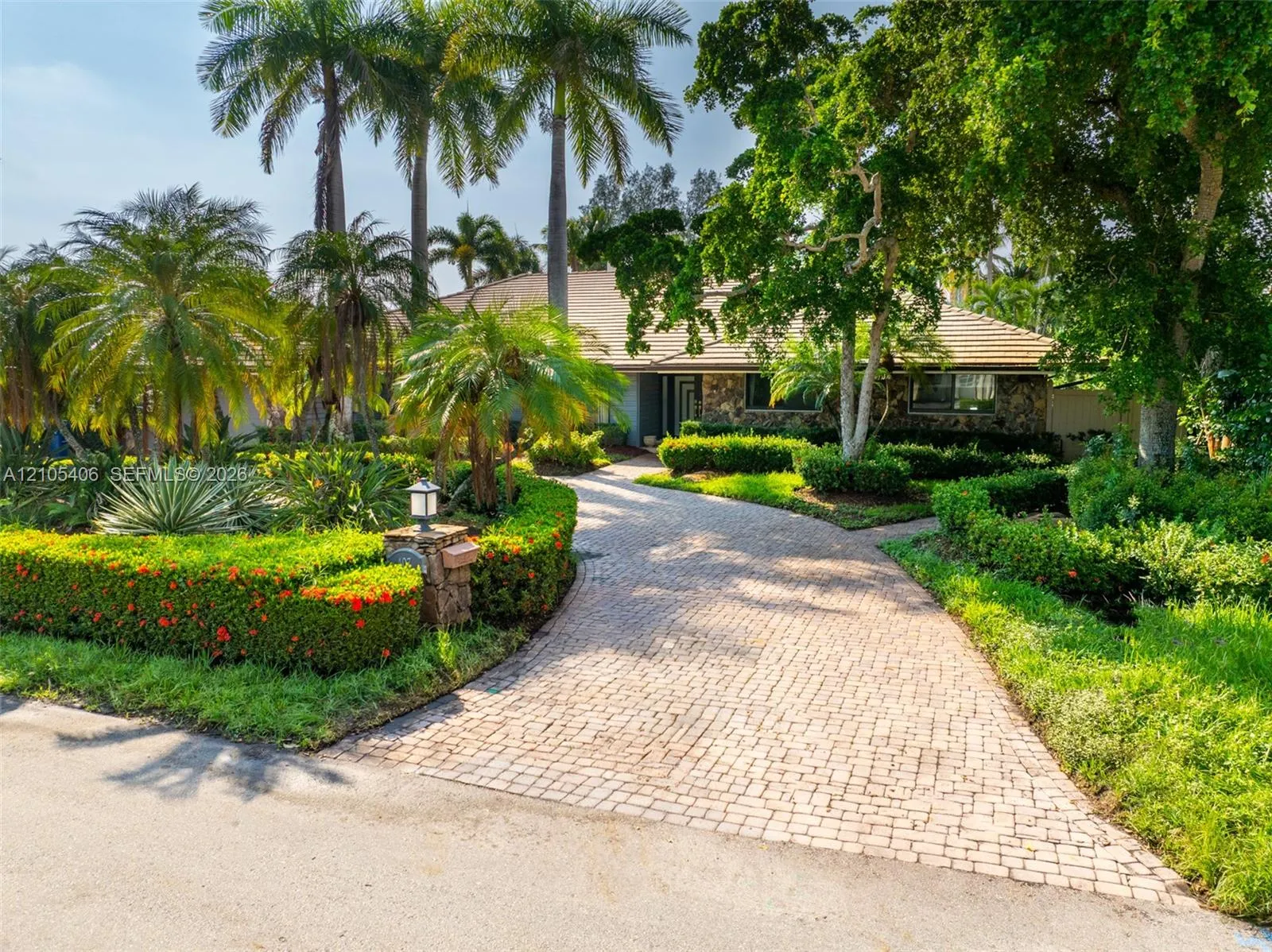 407 Sunset Drive