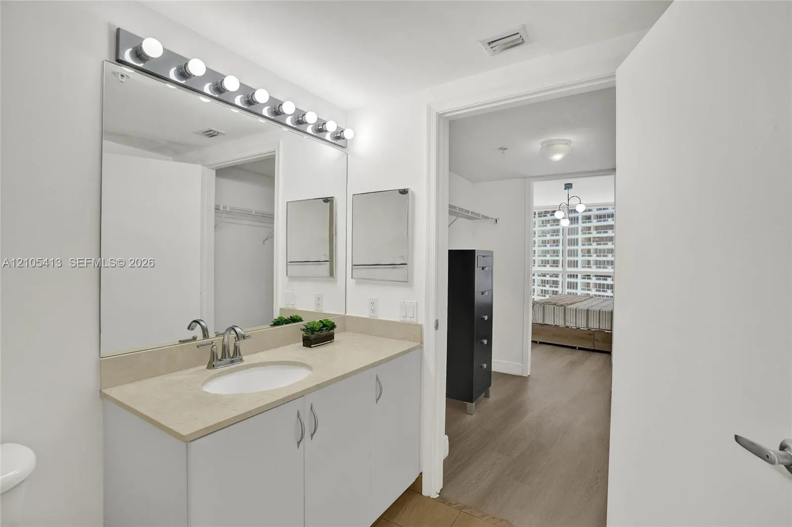 1750 N Bayshore Drive #2202