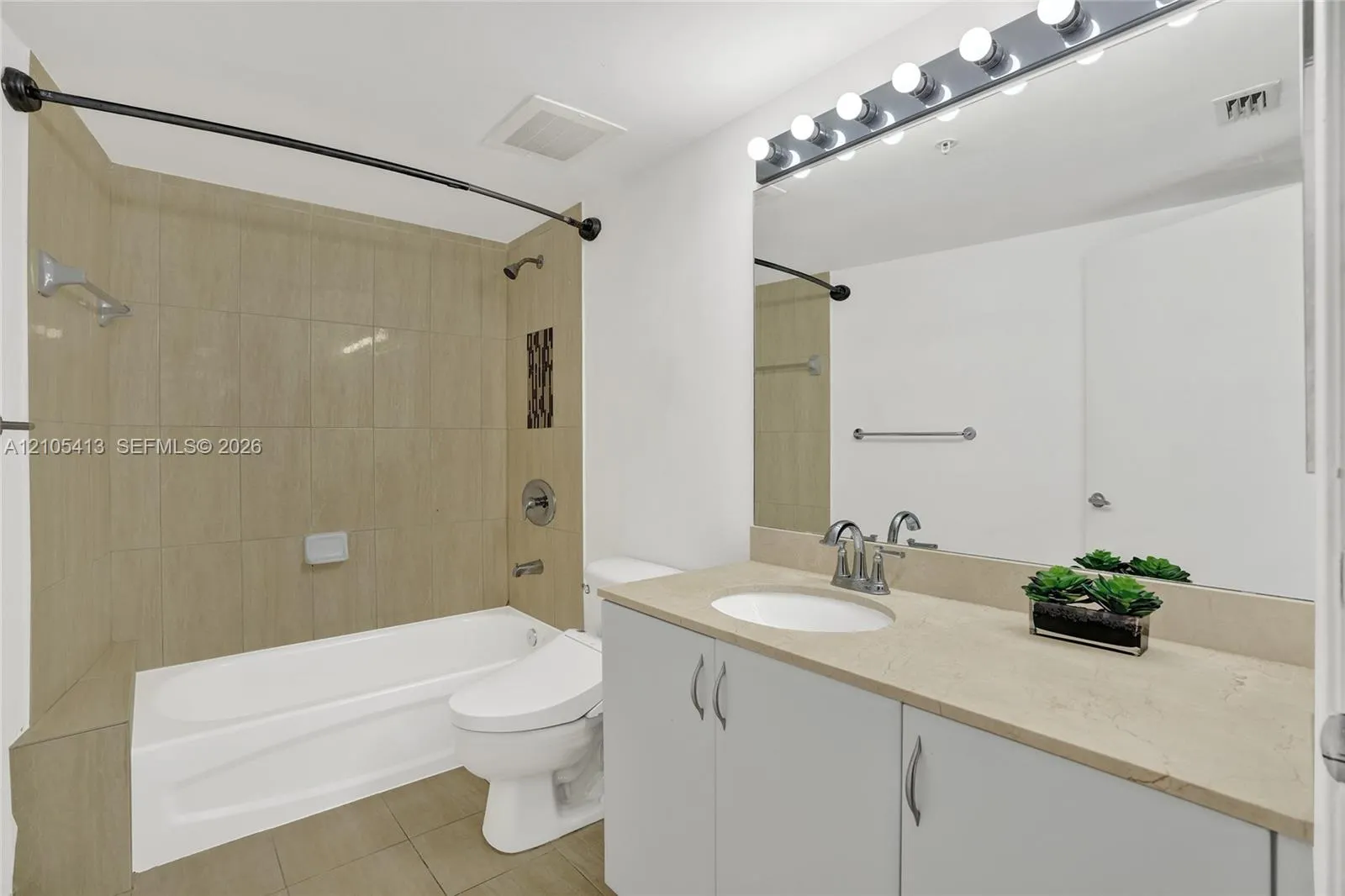 1750 N Bayshore Drive #2202