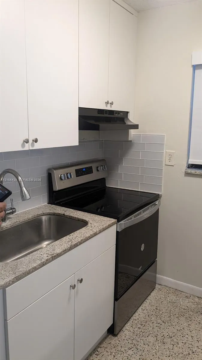 142 SW 18th Avenue #24