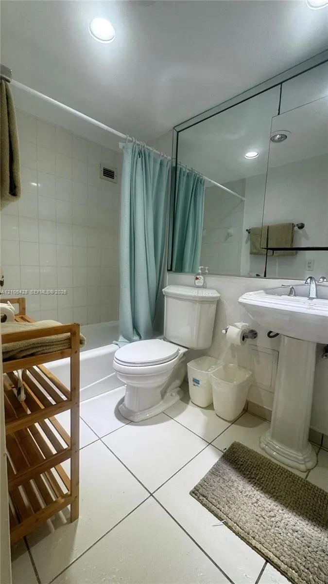 10185 Collins Avenue #1222