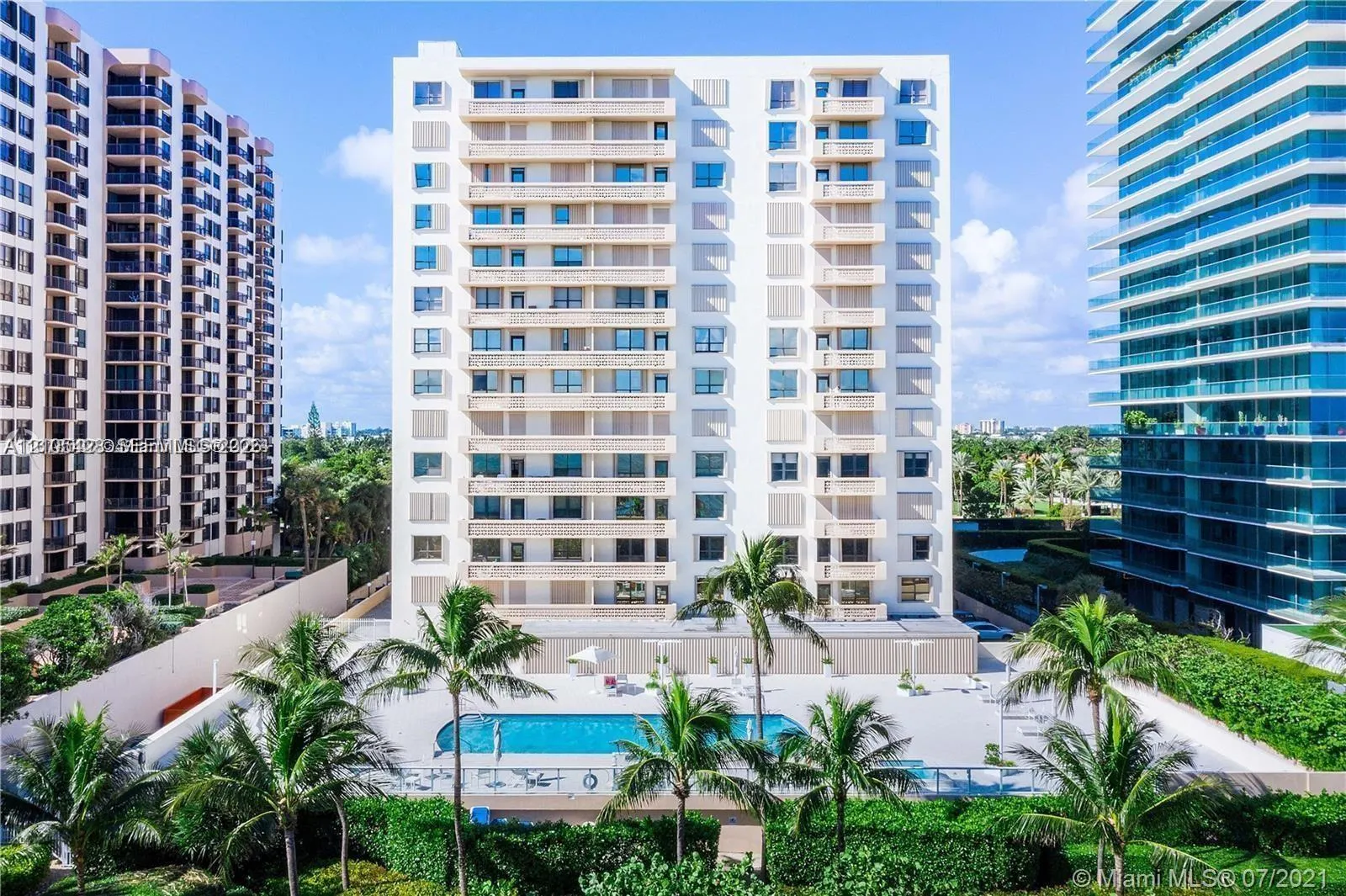 10185 Collins Avenue #1222